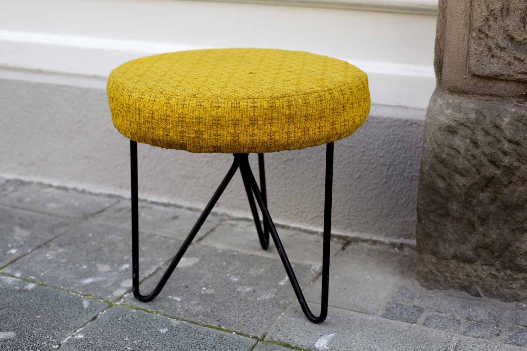 Hocker mit hairpin legs raumwunder vintage wohnen in nürnberg