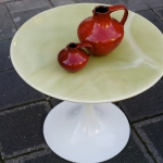 Tulpenfuß Tisch 3