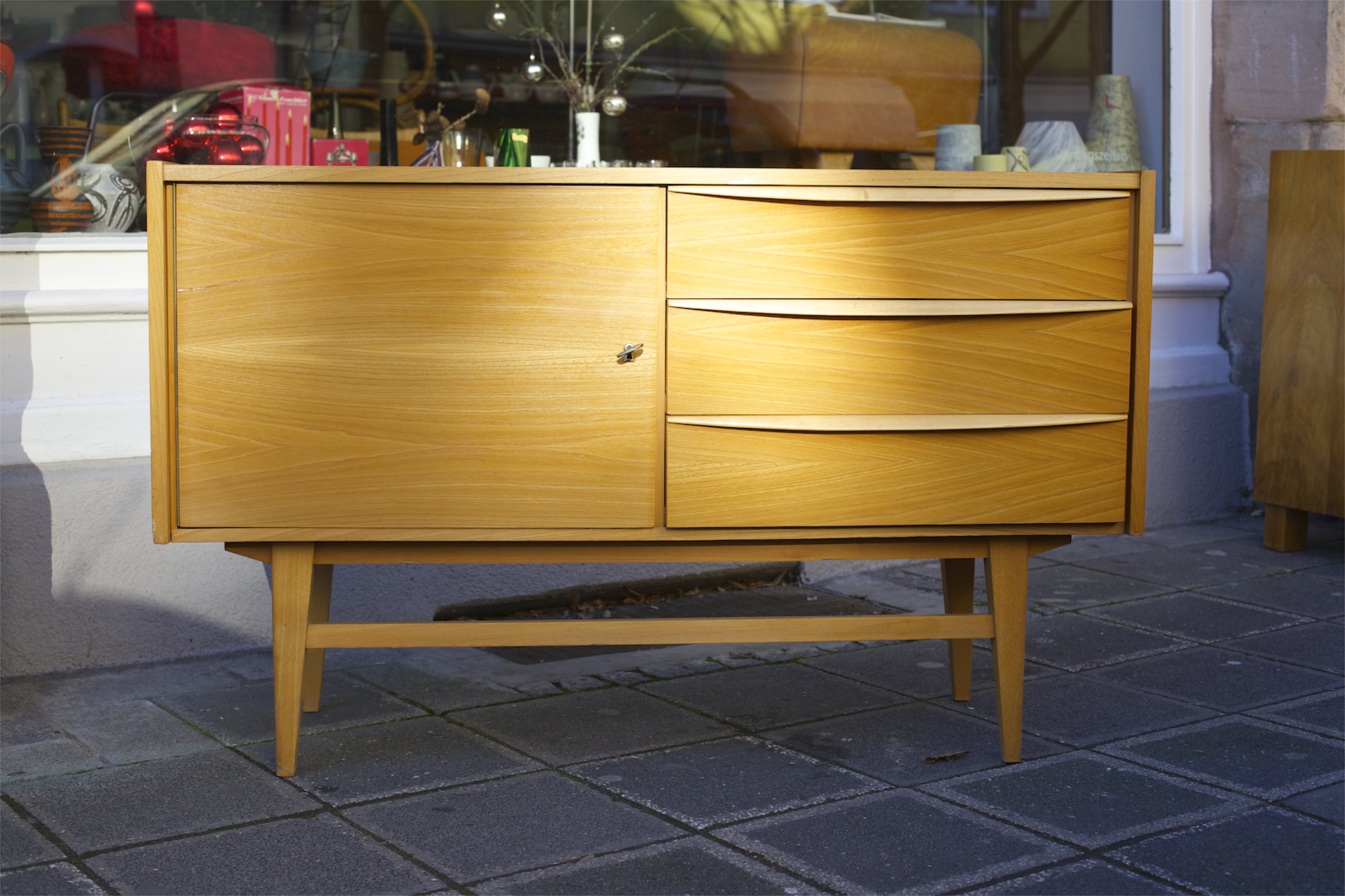 Sideboard aus den 50er-Jahren - raumwunder - vintage ...