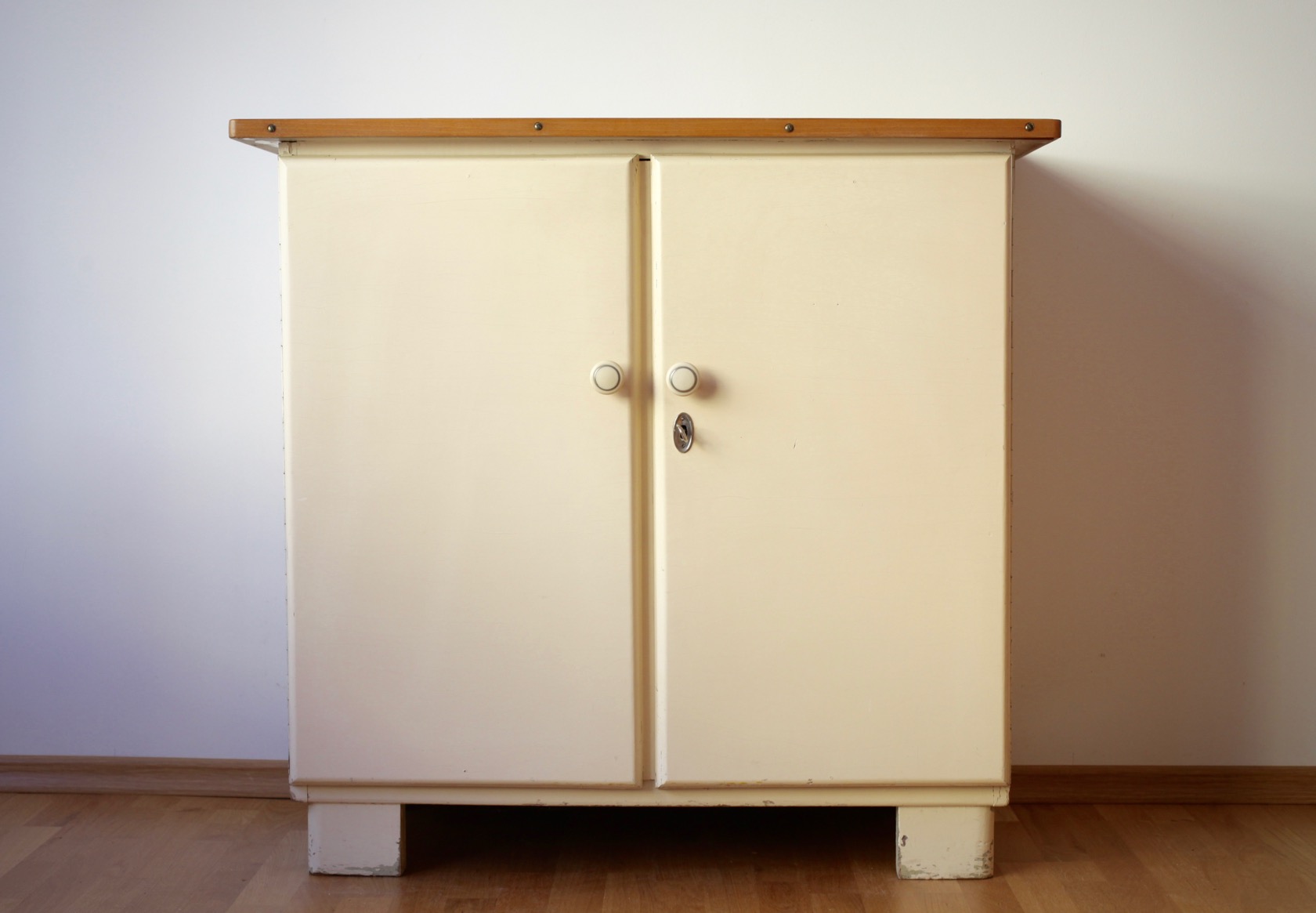 Küchenschrank aus den 50er-Jahren - raumwunder - vintage wohnen in nürnberg