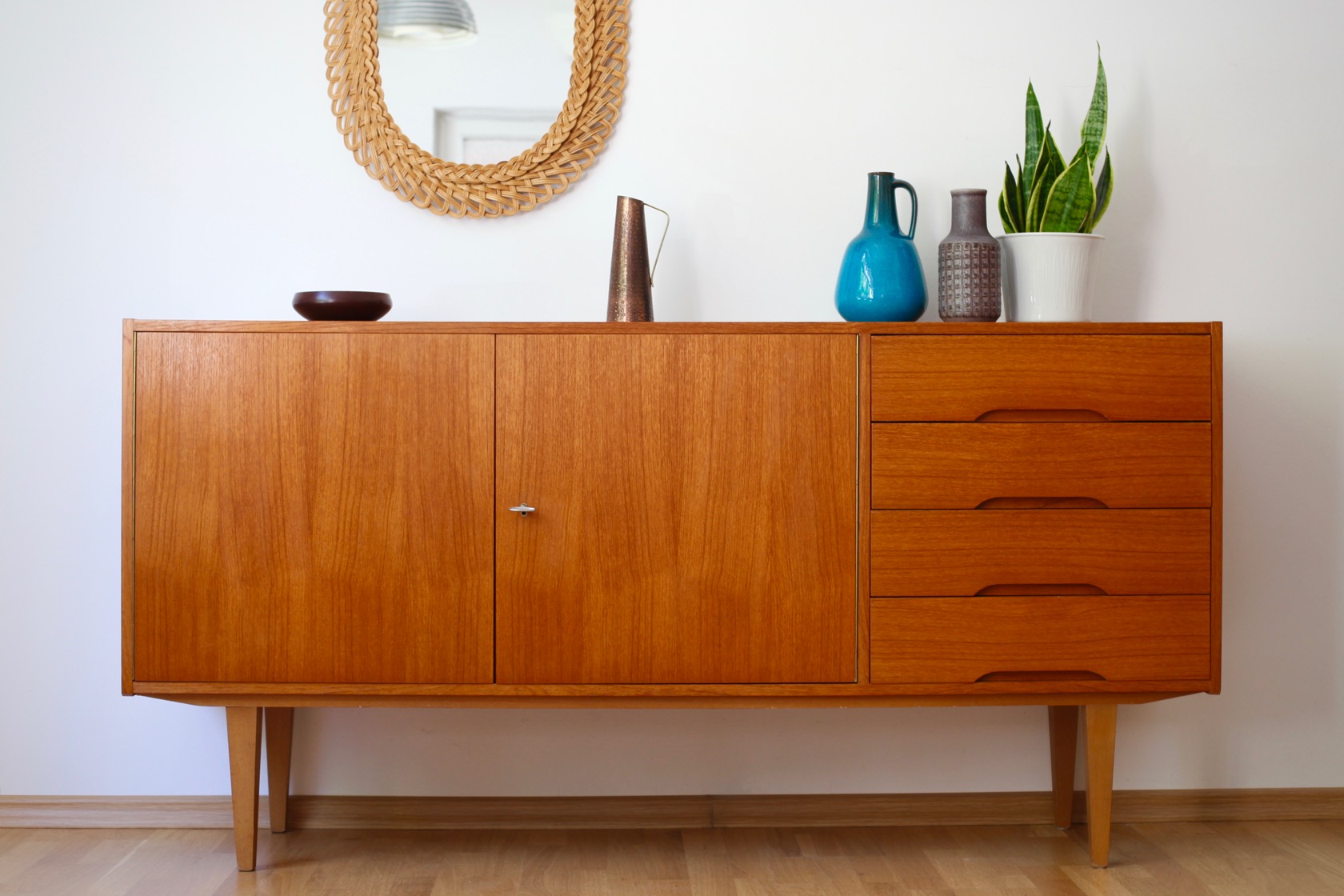 Teak-Sideboard aus den 60er-Jahren - raumwunder - vintage ...