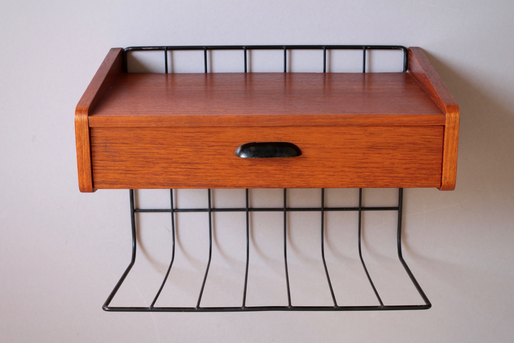 Kleine String-Wandkonsole - raumwunder - vintage wohnen in nürnberg