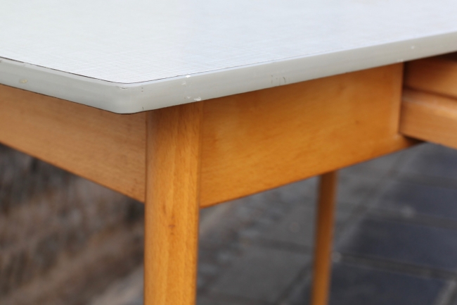 resopal-tisch-6 - raumwunder - vintage wohnen in nürnberg